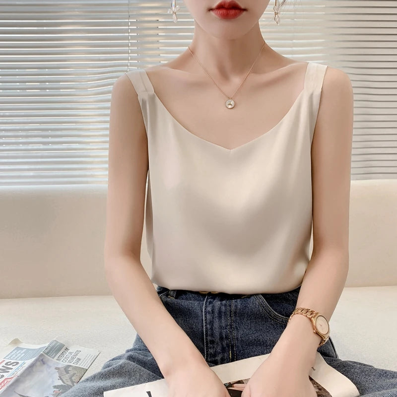 Silk Camisole Ladies Summer Suit Inside V-Neck Satin Bottoming Vest 2025 Thin Loose Sleeveless Sling Silk Tops Small Shirt Trend
